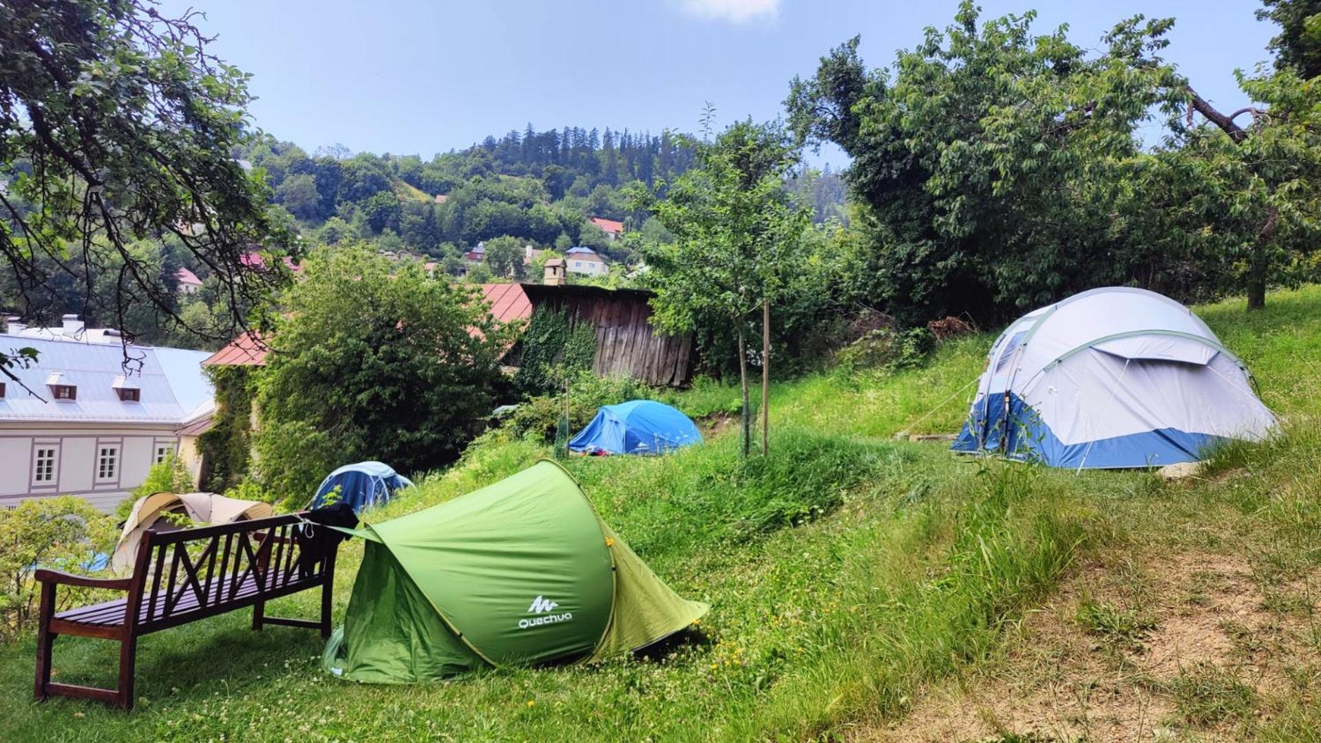 Stanovanie Pod Starym Zamkom - Camping Банська Штявниця Екстер'єр фото